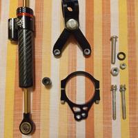 ammortizzatore di sterzo per moto con adattatore