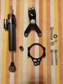 ammortizzatore di sterzo per moto con adattatore