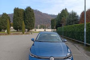 Volkswagen Golf 8.5 etsi mild Hybrid 
