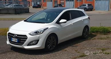 Hyundai i30 sw 1.6 Crdi 136 cv