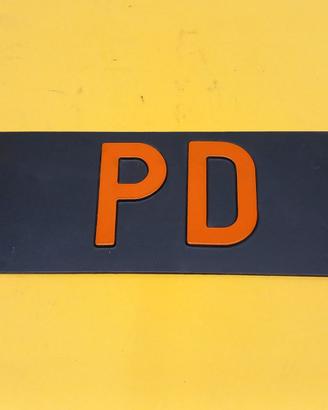 Targa automobilistica sigla PD, Padova, in plastic
