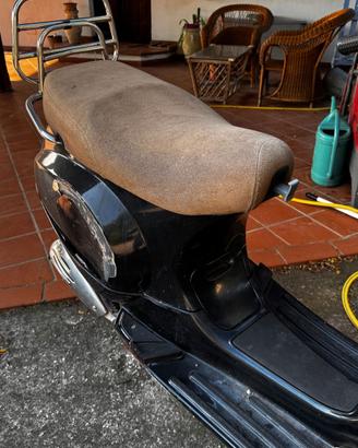 vespa LX 150 anno 2007.