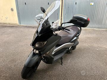 Scooter Yamaha X MAX 250