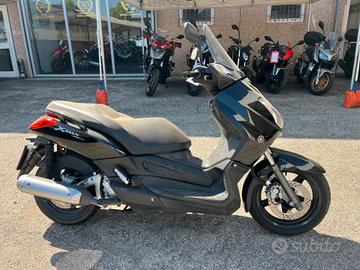 YAMAHA X MAX 250