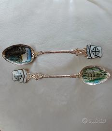 2 cucchiaini da collezione souvenir proveni