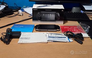 Sony PSP 2004 Slim con Scatola Manuali e Inserti
