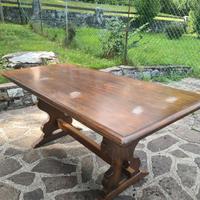 Tavolo in legno massello