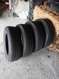 4 Michelin Primacy 4 215/65 R17