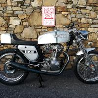 Ducati epoca Desmo 450