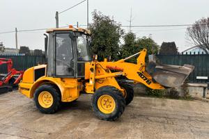 P137 Pala gommata JCB 407 B