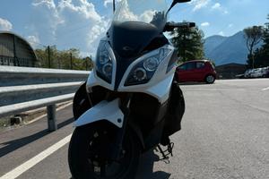 Kymco downtown 300