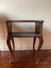 Comodino in legno antico