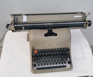 macchina da scrivere olivetti 