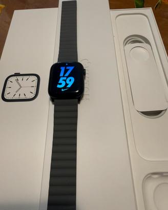 Apple Watch Series 7  45mm
