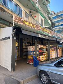 Attività / Licenza di 150 m² con 3 locali a Marano