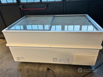 Frigorifero a pozzetto