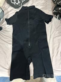 Tutina nera artillata