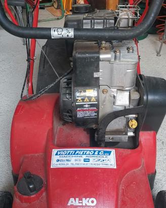 Scarnificatore Al-Ko per manutenzione del prato