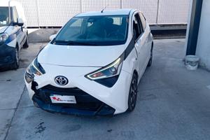 Toyota Aygo 1.0 VVT-i 72 CV 5 porte x-cite MMT POC