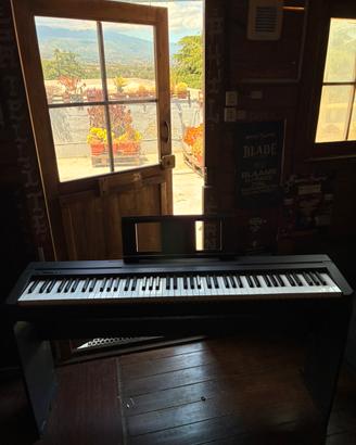 Pianoforte Yamaha P-45B + Stand Yamaha L-85