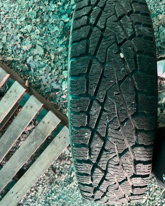 Gomme nokian LT 235/85 R 16