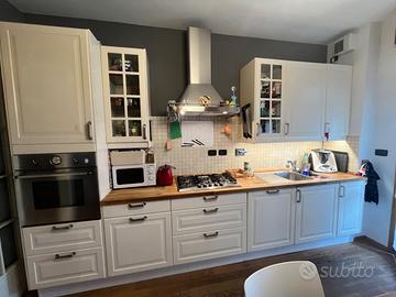 Cucina Ikea con elettrodomestici