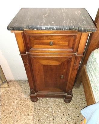 Comodini con marmo nero