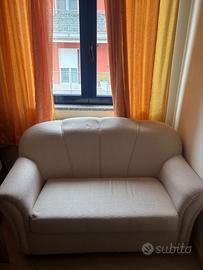Comodo divano due posti