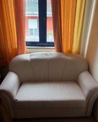 Comodo divano due posti