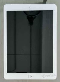 Apple IPad 6th generation. WIFI + CELLULARE