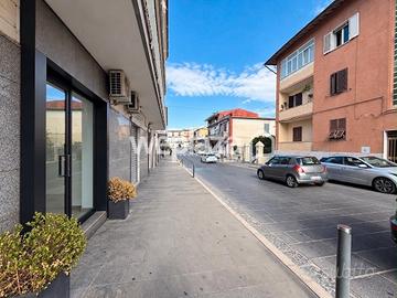 Locale commerciale completamente ristrutturato