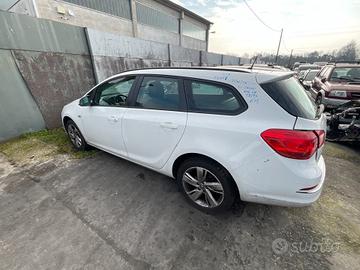 OPEL ASTRA 2012 1.4 TB PER RICAMBI