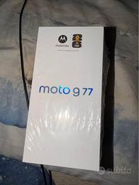Motorola g77 con auricolari