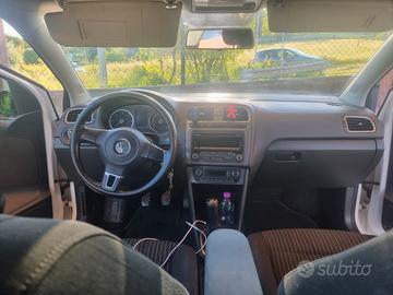 VOLKSWAGEN Polo 5ª serie - 2011