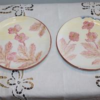 Coppia di piatti decorati a mano, "rose" cda