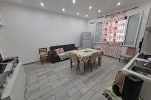 Ristrutturato 3 vani zona Arenella