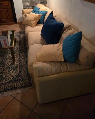 Divano 3 posti e poltrona