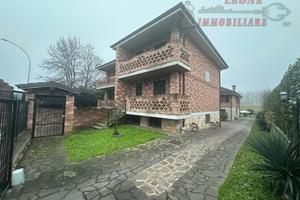 Villa di 180 m² con 4 locali a Spessa
