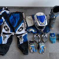 Casco guanti pantaloni maglia stivali Motocross