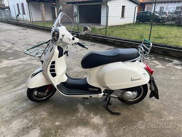 Piaggio Vespa gts 300 2017