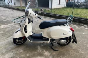 Piaggio Vespa gts 300 2017