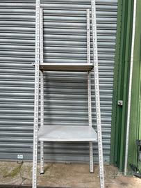 Scaffali in metallo resistenti