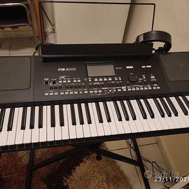  KORG Pa300 NUOVA + Garanzia 2 Anni + Omaggi (Cuff