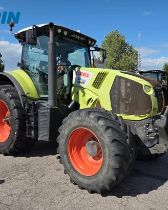 Trattore Claas AXION 810
