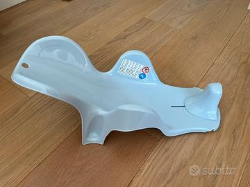 Seggiolino da bagno per neonati.