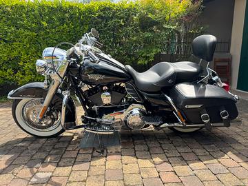 Harley Davidson FLHRC Road King