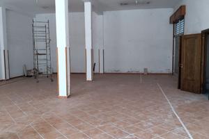 Locale commerciale monteroni lecce