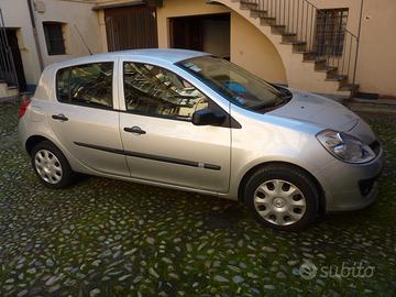 RENAULT Clio 3ª serie - neopatentati