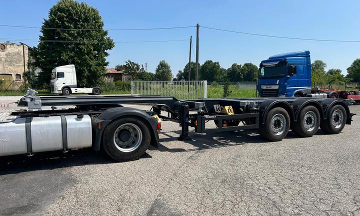 Semirimorchio portacontainer Broshuis - 2007