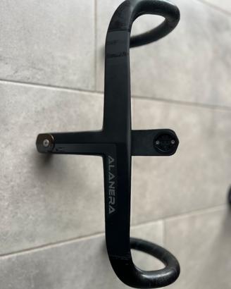 Manubrio integrato da corsa Deda Alanera carbonio